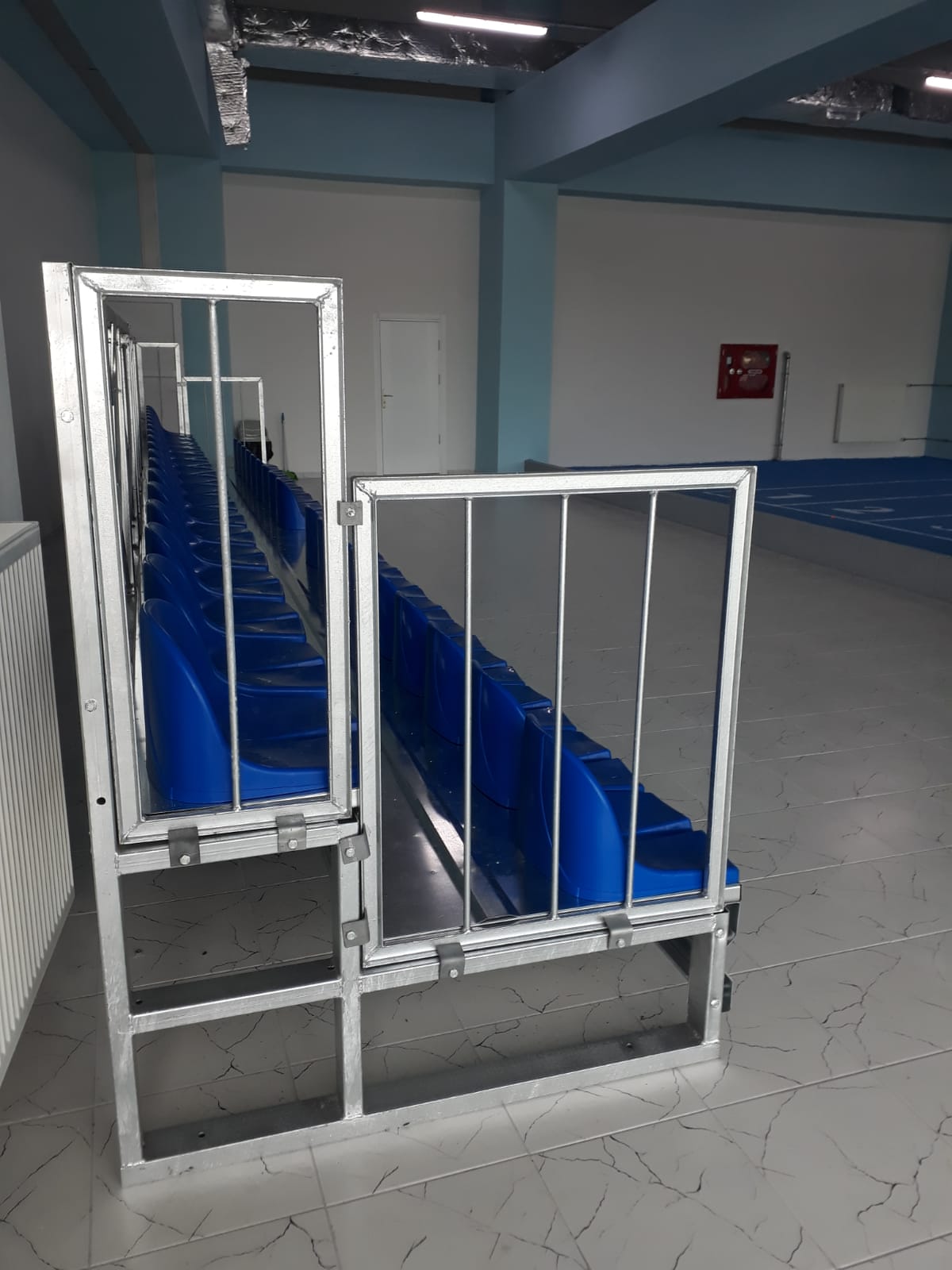 İKİ SIRALI PORTATİF ÇELİK SEYİRCİ TRİBÜNÜTRİBÜN